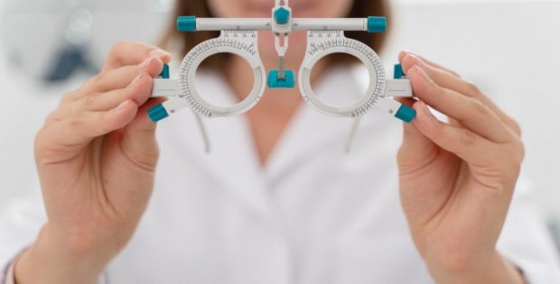 'Artan ekran süresi göz kuruluğu ve glokom riskini artırıyor'