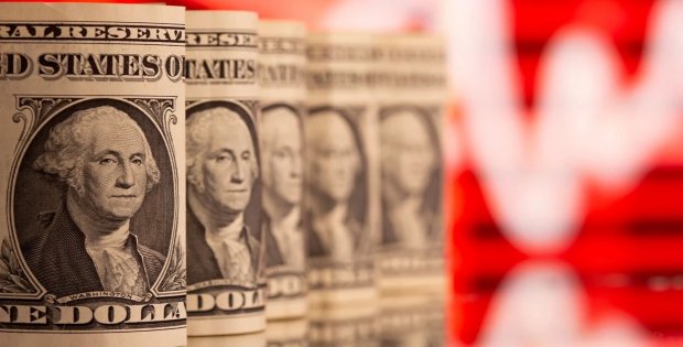 Dolar yükselişte, Anket bekleniyor 