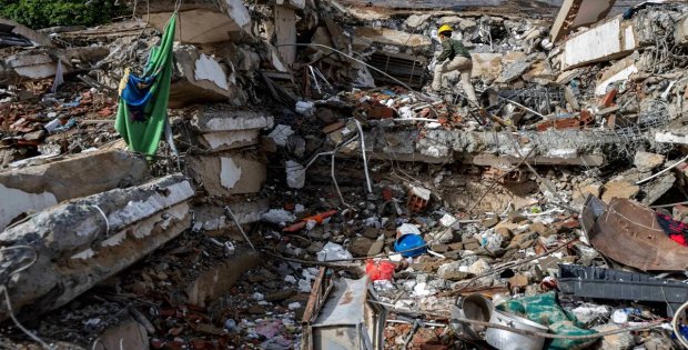 Enkaz altından 6 gün sonra mucize kurtuluş