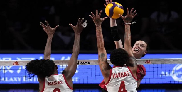 Filenin Sultanları finalde: Rakip Brezilya
