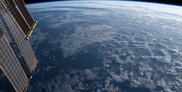 'İnsanlık bir yalanın içinde yaşıyor'