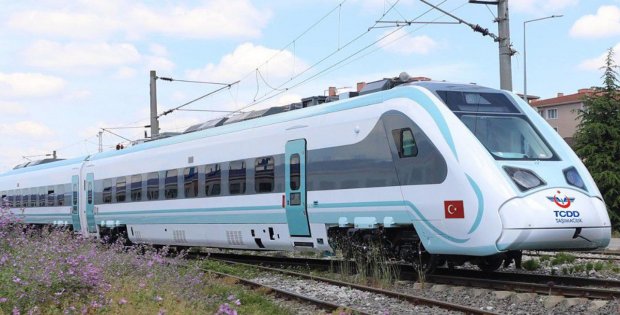 Milli Elektrikli Tren Halkalı-Uzunköprü hattında hizmete başladı
