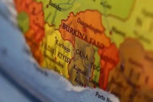Akra sular altına kaldı: 39 bin kişi yerinden oldu