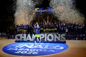 Avrupa şampiyonu Fenerbahçe Opet kupasını aldı