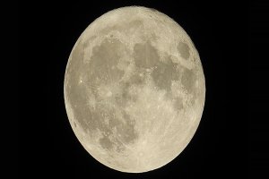 Ay'da iki yeni mineral keşfedildi