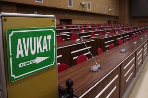 Üniversitede sınıflar neden boş?