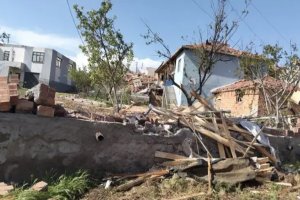 Çorum Valisi: Evlerin yüzde 80'i oturulmayacak durumda