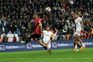 Kanarya, Aslan'a kükredi: Süperkupa Fenerbahçe'nin