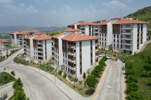 Üniversitede sınıflar neden boş?