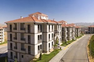 Üniversitede sınıflar neden boş?