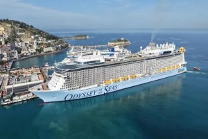 Kuşadası’na 3 kruvaziyer gemisi 9 bin 132 turist getirdi