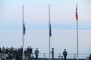 Şafak Ayini ve 57. Alay Vefa Yürüyüşü yapıldı