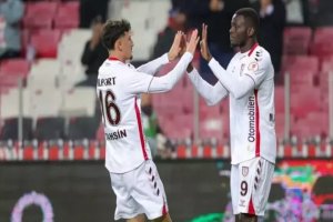 Kanarya, Aslan'a kükredi: Süperkupa Fenerbahçe'nin