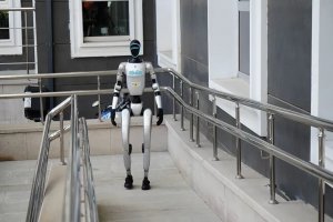 Türkiye'nin nüfusa kaydedilen ilk robotu işe başladı