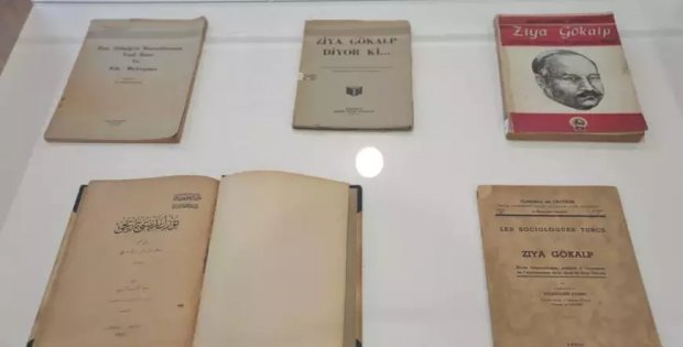 Türk dünyasına 5 lehçede dev eser 