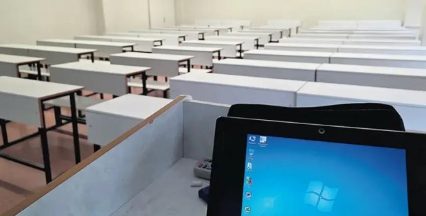 Üniversitede sınıflar neden boş?